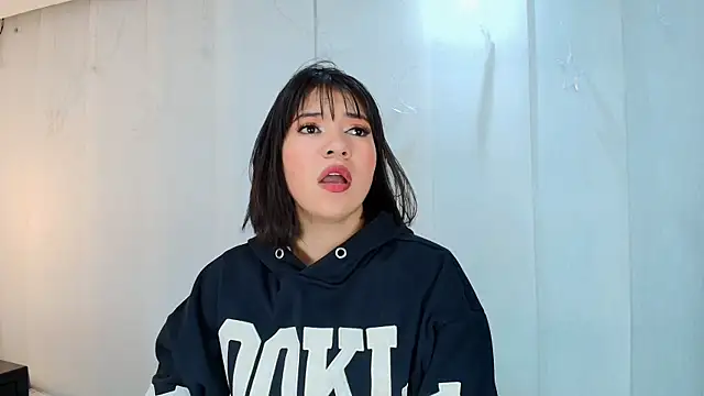 lina bedoya  online show from September 2025 11:32:01 AM