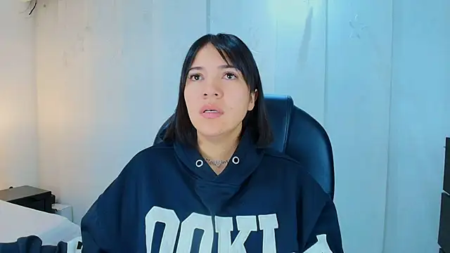 lina bedoya  online show from November 2025 11:35:01 AM