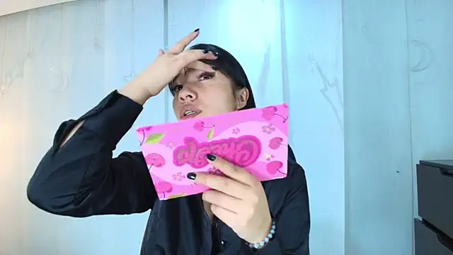 lina bedoya  online show from December 2025 11:47:01 AM