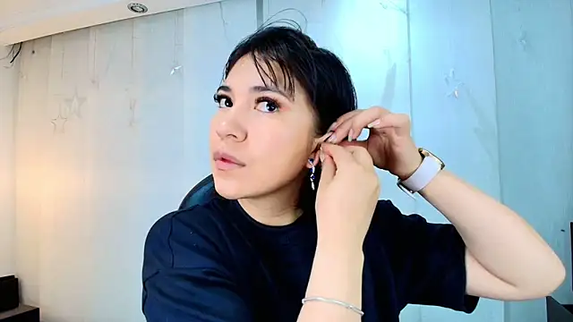 lina bedoya  online show from February 2026 11:42:01 AM