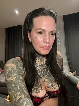 Snapshot of AileenInkOfficial chatting on December 2024 06:29:01 PM AileenInkOfficial online show from December 2024 06:29:01 PM