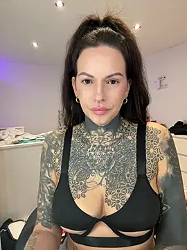 Snapshot of AileenInkOfficial chatting on December 2024 05:54:02 PM AileenInkOfficial online show from December 2024 05:54:02 PM