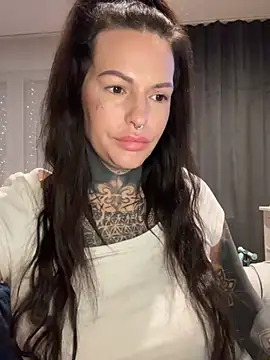 Snapshot of AileenInkOfficial chatting on December 2024 03:36:02 AM AileenInkOfficial online show from December 2024 03:36:02 AM