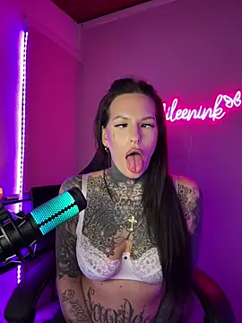 Snapshot of AileenInkOfficial chatting on January 2025 06:38:02 PM AileenInkOfficial online show from January 2025 06:38:02 PM