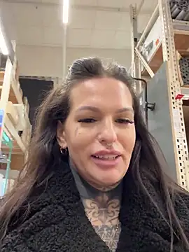 Snapshot of AileenInkOfficial chatting on January 2025 08:20:01 AM AileenInkOfficial online show from January 2025 08:20:01 AM