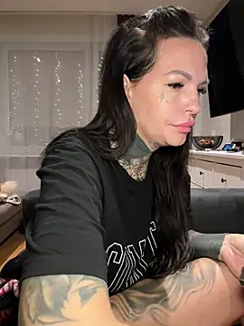 Snapshot of AileenInkOfficial chatting on January 2025 03:12:02 AM AileenInkOfficial online show from January 2025 03:12:02 AM