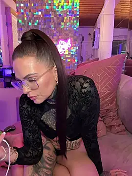 Snapshot of AileenInkOfficial chatting on February 2025 06:20:02 PM AileenInkOfficial online show from February 2025 06:20:02 PM