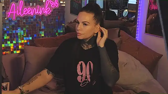 Snapshot of AileenInkOfficial chatting on February 2025 09:16:01 AM AileenInkOfficial online show from February 2025 09:16:01 AM