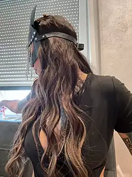 Snapshot of AileenInkOfficial chatting on February 2025 10:04:02 AM AileenInkOfficial online show from February 2025 10:04:02 AM