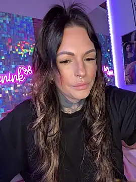 Snapshot of AileenInkOfficial chatting on March 2025 07:09:02 AM AileenInkOfficial online show from March 2025 07:09:02 AM