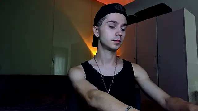 Joseph  Quinn online show from February 2026 03:59:01 AM