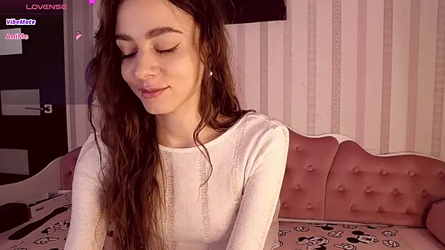 AliceNikke online show from December 2024 08:25:02 PM