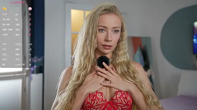 Snapshot of Vika54784 chatting on January 2025 03:18:01 PM Vika54784 online show from January 2025 03:18:01 PM