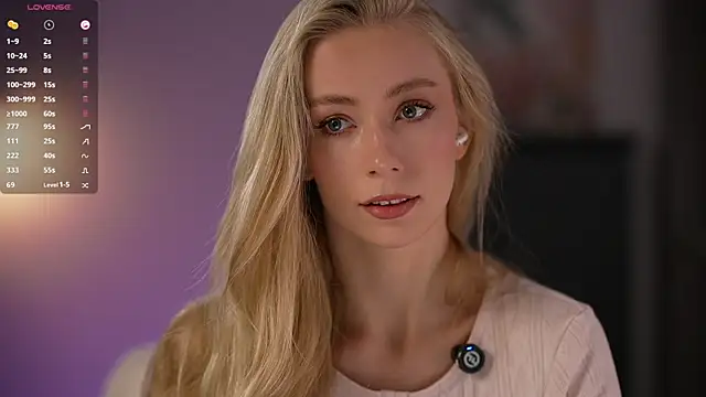 Snapshot of Vika54784 chatting on October 2025 06:04:01 AM Vika54784 online show from October 2025 06:04:01 AM