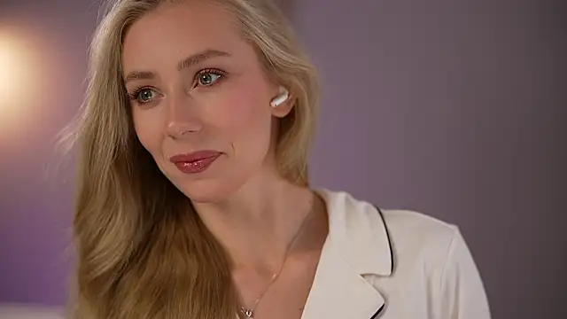 Snapshot of Vika54784 chatting on November 2025 03:29:02 AM Vika54784 online show from November 2025 03:29:02 AM