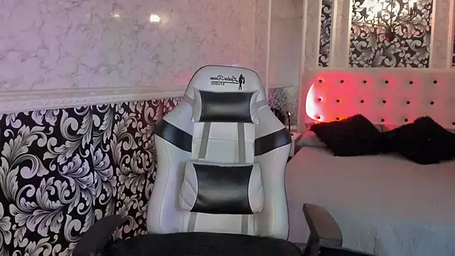 Snapshot of Foxy_Slave chatting on March 2025 07:20:02 PM Foxy Slave online show from March 2025 07:20:02 PM