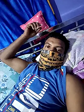 Snapshot of model_yesx chatting on February 2026 05:25:01 PM model yesx online show from February 2026 05:25:01 PM