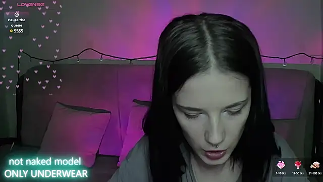 Snapshot of Miya_Dream_UKR chatting on December 2024 01:07:01 AM Miya Dream UKR online show from December 2024 01:07:01 AM