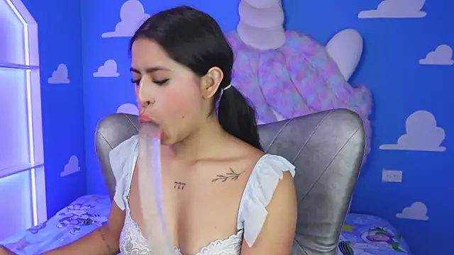 miss romyna online show from November 2025 11:03:01 AM