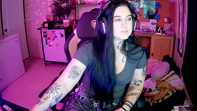 ferocityflame online show from November 2025 02:54:01 AM