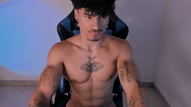 Snapshot of Thomas_Fit1 chatting on June 2026 12:59:01 PM Thomas Fit1 online show from June 2026 12:59:01 PM