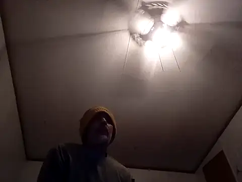 Snapshot of Xoc8_ chatting on December 2024 09:11:01 PM Xoc8 online show from December 2024 09:11:01 PM