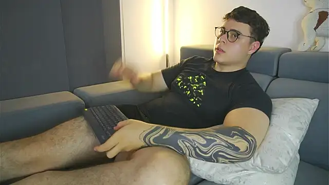 Snapshot of odin_blake chatting on February 2025 05:05:02 AM odin blake online show from February 2025 05:05:02 AM