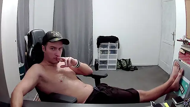 PKrisztian online show from September 2025 05:25:02 PM