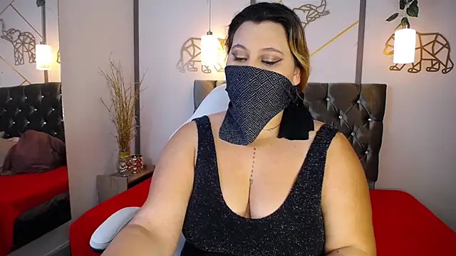 Snapshot of SalmaZaman chatting on January 2025 05:40:02 PM SalmaZaman online show from January 2025 05:40:02 PM