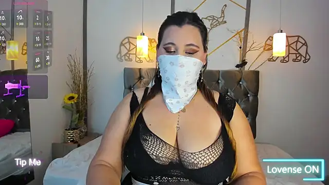 Snapshot of SalmaZaman chatting on October 2025 09:14:01 PM SalmaZaman online show from October 2025 09:14:01 PM