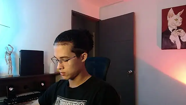 Snapshot of alejo_x3 chatting on March 2025 03:43:02 AM alejo x3 online show from March 2025 03:43:02 AM