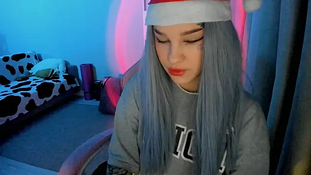 Snapshot of Ledy_WWWII chatting on December 2024 04:18:01 PM Ledy WWWII online show from December 2024 04:18:01 PM