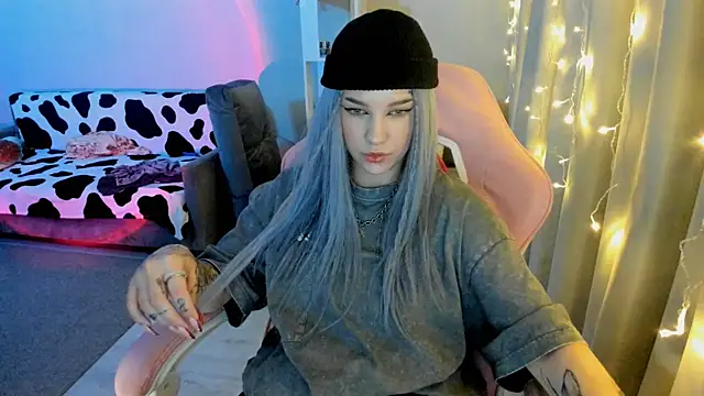 Snapshot of Ledy_WWWII chatting on December 2024 04:36:01 PM Ledy WWWII online show from December 2024 04:36:01 PM