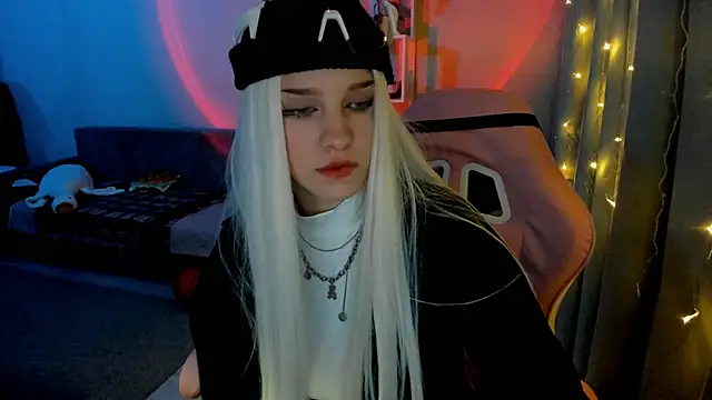 Snapshot of Ledy_WWWII chatting on December 2024 02:37:02 PM Ledy WWWII online show from December 2024 02:37:02 PM