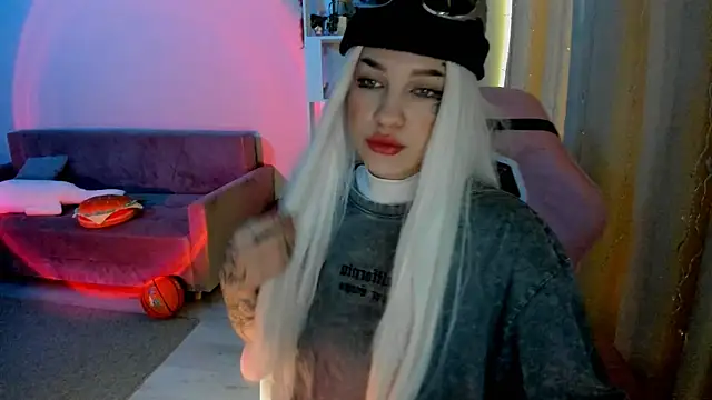 Snapshot of Ledy_WWWII chatting on December 2024 12:45:02 PM Ledy WWWII online show from December 2024 12:45:02 PM