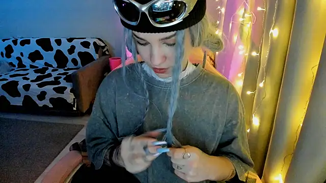 Snapshot of Ledy_WWWII chatting on January 2025 08:21:02 PM Ledy WWWII online show from January 2025 08:21:02 PM