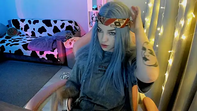 Snapshot of Ledy_WWWII chatting on January 2025 05:08:01 PM Ledy WWWII online show from January 2025 05:08:01 PM