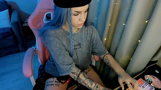 Snapshot of Ledy_WWWII chatting on January 2025 04:55:02 PM Ledy WWWII online show from January 2025 04:55:02 PM