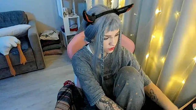 Snapshot of Ledy_WWWII chatting on January 2025 04:52:01 PM Ledy WWWII online show from January 2025 04:52:01 PM