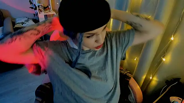 Snapshot of Ledy_WWWII chatting on January 2025 04:34:02 PM Ledy WWWII online show from January 2025 04:34:02 PM