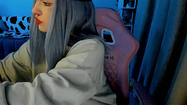 Snapshot of Ledy_WWWII chatting on February 2025 03:15:02 PM Ledy WWWII online show from February 2025 03:15:02 PM