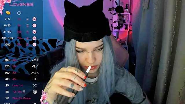 Snapshot of Ledy_WWWII chatting on February 2025 03:42:01 PM Ledy WWWII online show from February 2025 03:42:01 PM