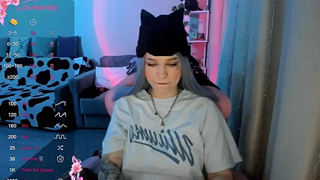 Snapshot of Ledy_WWWII chatting on February 2025 04:21:02 PM Ledy WWWII online show from February 2025 04:21:02 PM