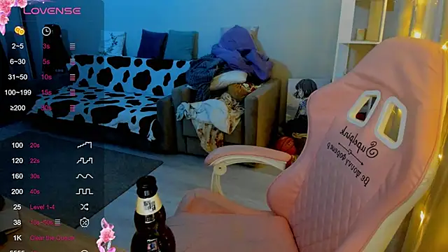 Snapshot of Ledy_WWWII chatting on February 2025 06:32:02 PM Ledy WWWII online show from February 2025 06:32:02 PM