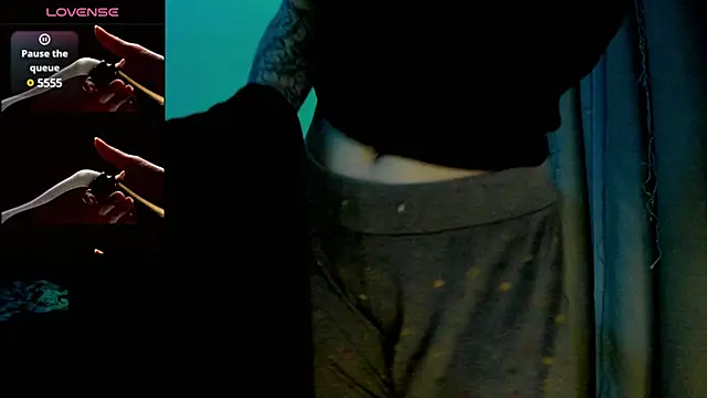 Snapshot of Ledy_WWWII chatting on February 2025 08:54:02 PM Ledy WWWII online show from February 2025 08:54:02 PM