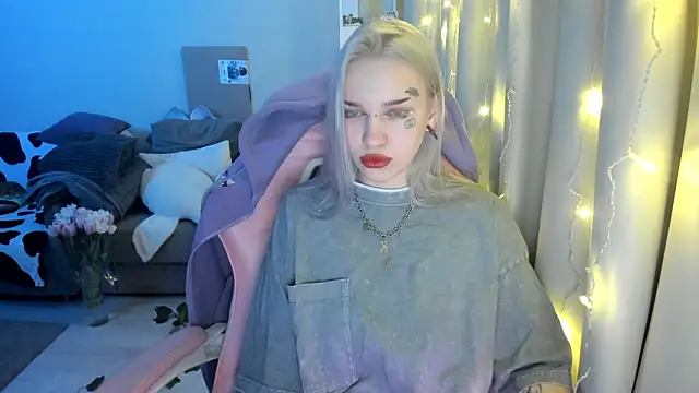 Snapshot of Ledy_WWWII chatting on March 2025 06:23:01 PM Ledy WWWII online show from March 2025 06:23:01 PM