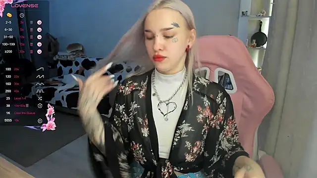 Snapshot of Ledy_WWWII chatting on March 2025 10:13:02 AM Ledy WWWII online show from March 2025 10:13:02 AM