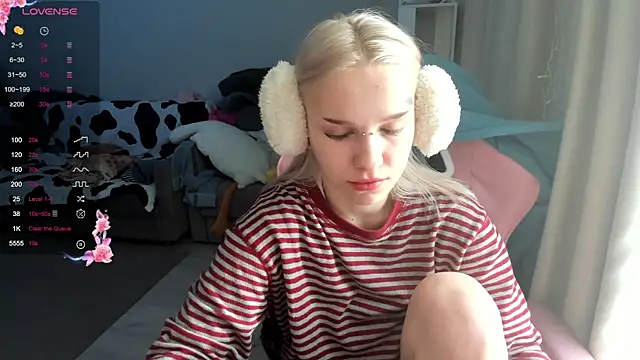 Snapshot of Ledy_WWWII chatting on March 2025 05:21:02 AM Ledy WWWII online show from March 2025 05:21:02 AM