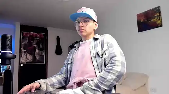 a lejandro 0 8 online show from December 2024 11:40:02 PM