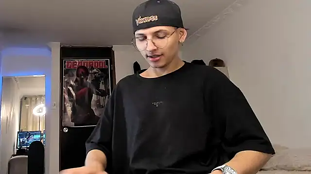 a lejandro 0 8 online show from December 2024 08:28:02 AM